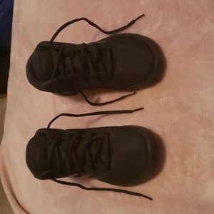 ADIDAS CLOUDFOAM BLACK YOUTH SIZE 2